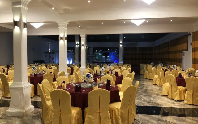 OYO 240 Grand Highway Resort