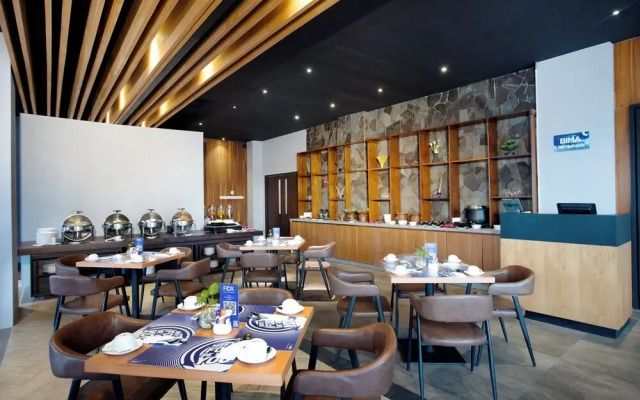 Fox Lite Hotel Cikarang
