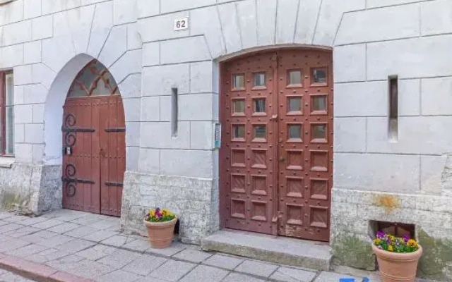 Stay in a real medieval tower (lower floors)