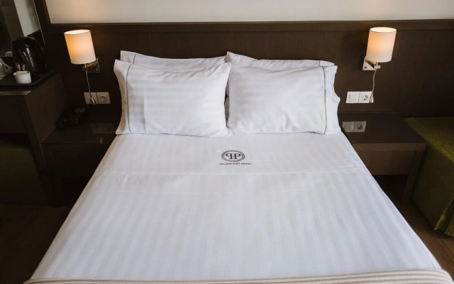 Piraeus Port Hotel