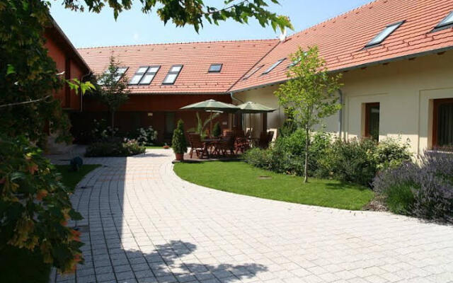 Szent Adalbert Center
