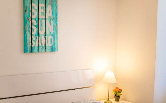 Carre D'Or Terrace AP4015