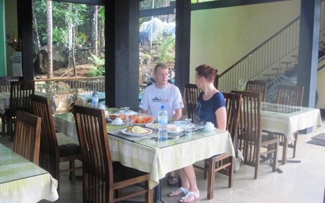 Birds Paradise Hotel