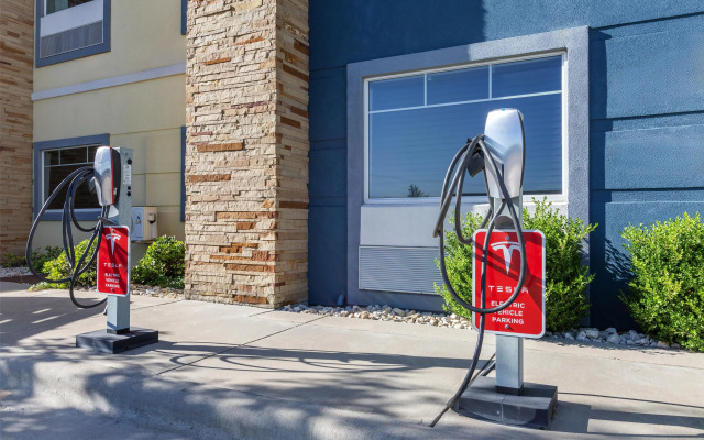 Best Western Plus Lampasas Inn & Suites