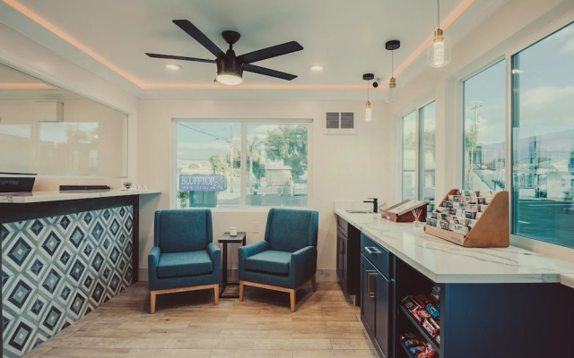 Blufftop Inn & Suites - Wharf/Restaurant District