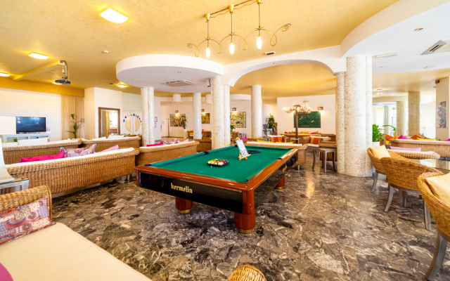 American Hotel