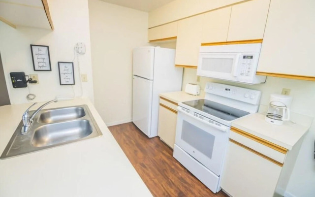 Marcia's Somerset Condo