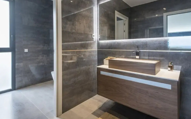 Luxurious Panoramic Spa Villa