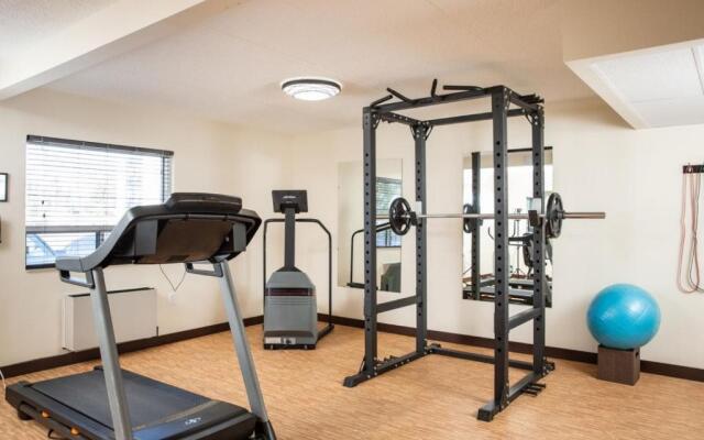 Travelodge by Wyndham Edmonton South