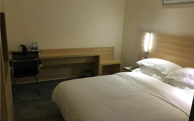 City Comfort Inn Hotel (Guangzhou Zhujiang New Town Tiyu West Road Subway Station) – Guest Rooms – Guangzhou
