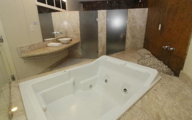 Raru's Motel Litoral Norte (Только для взрослых)