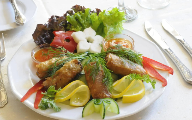 Fried Castle Hotel and Restaurant