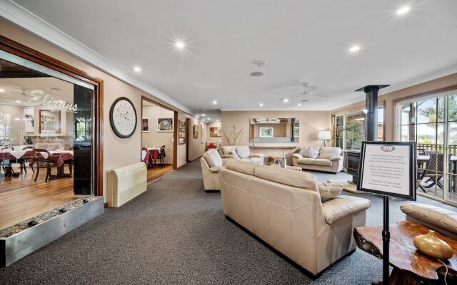 Oasis Inn Ulladulla - Guest 18 Years and Older