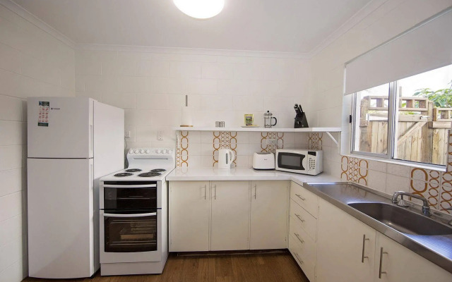 Apollo Jewel Beachfront Apartments