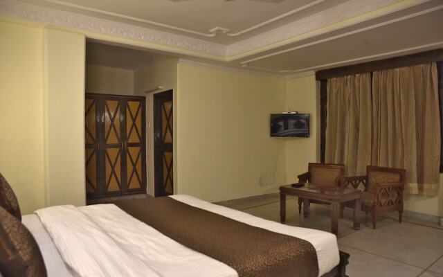 OYO 10432 Hotel Swaran Palace