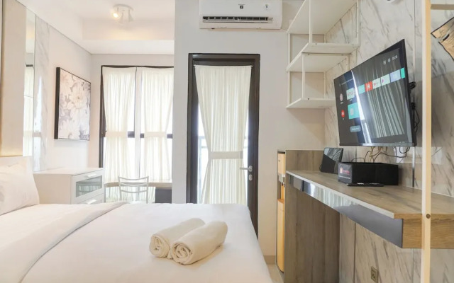 Modern Look And Nice Studio Transpark Bintaro Apartment