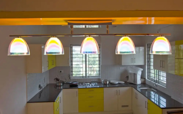 Rajamandiram by OYO Rooms