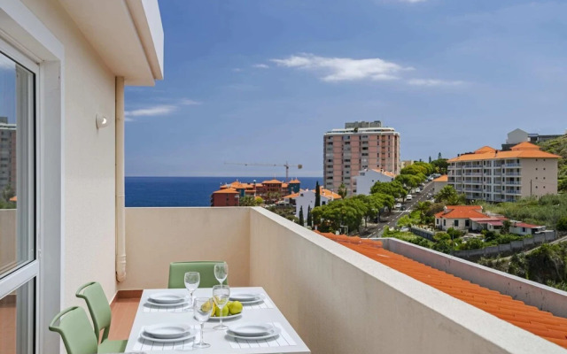 Duplex With sea View, Reis Magos V
