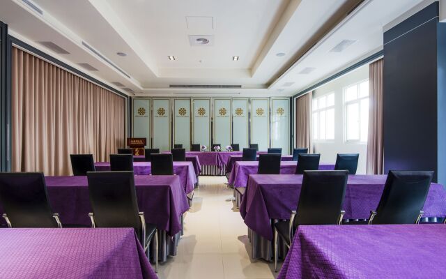 Harmonious Hotel