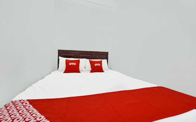 OYO 90572 J Hotel Masjid India