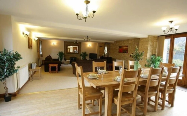 Tithe Barn, Lyneham