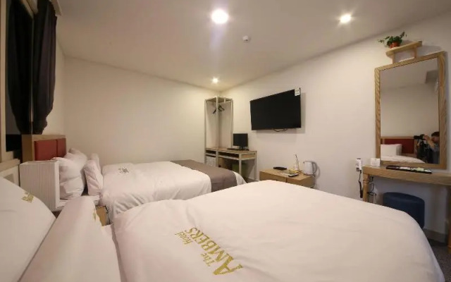 Brown Dot Hotel Yeonsan