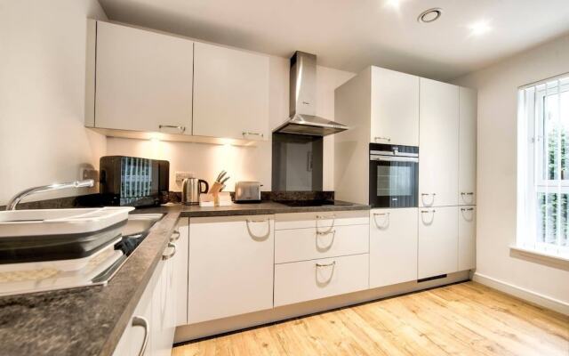 Stylish 2 Bed Apartment With Easy Access To The City Centre