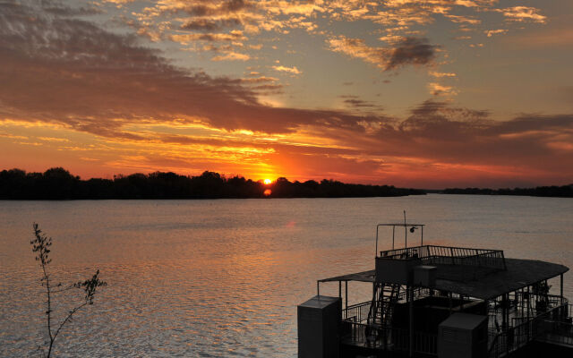 Victoria Falls Waterfront