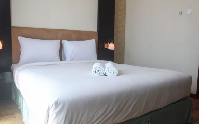 Warm 1Br Apartment (No Kitchen) At Marbella Suites Dago Pakar Bandung – Guest Rooms – Bandung