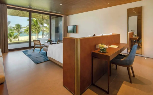 Family Paradise: Where Memories Bloom by the Sea
