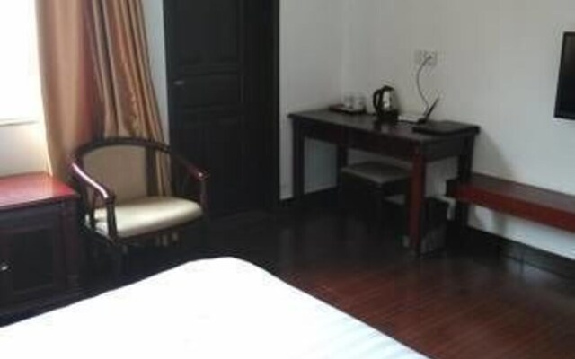 Yangchun Xinlang Business Hotel