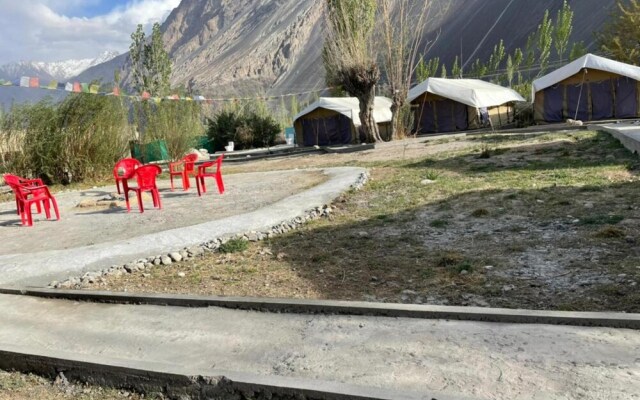 Hotel Nubra Delight and Camps