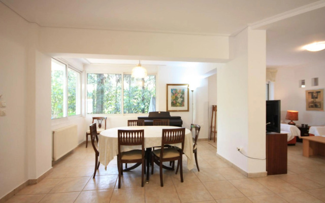 Park View Apartment with Garden 120m