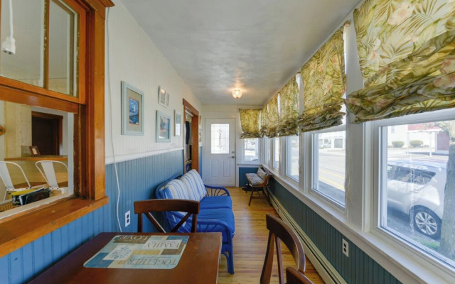 Wildwood Apartment - Porch & Enclosed Sunroom!