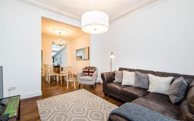 Stunning Spacious 4BD House With Garden - Sleeps 8