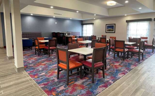 La Quinta Inn and Suites by Wyndham Schertz-San Antonio-Selma