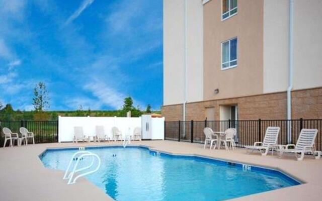 Comfort Inn & Suites