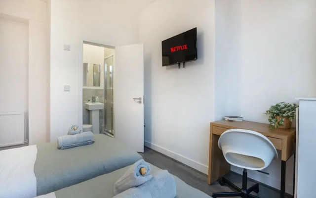 4 Bedrooms-4 Bathrooms House