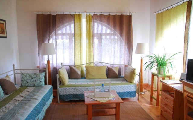 Отель Maison Blanche Мытница