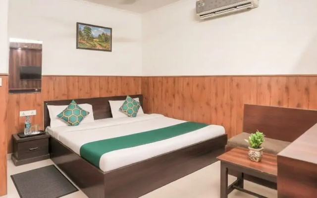 Shri Sai Guest House - Opp Azadpur Main Mandi