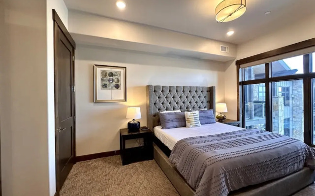 Blackstone Overlook 312 2 Bedroom Condo