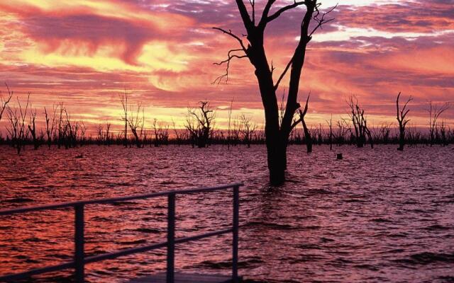 Yarrawonga Hotel