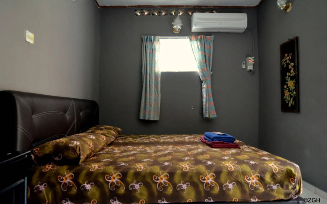 Zackry Guest House
