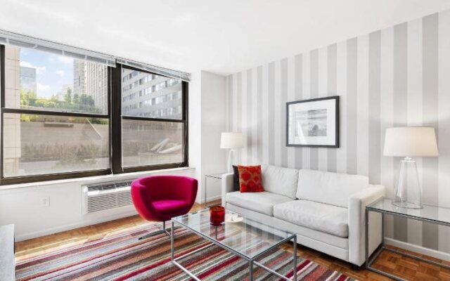Premier Furnished Apt at Grove Pointe