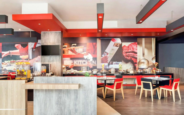 ibis Makassar City Center