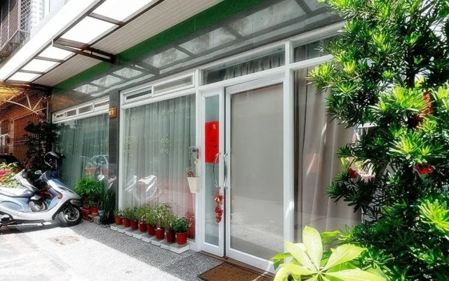 Liuhe Corner House 737