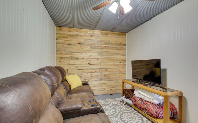 Lead Hideaway w/ Fireplace, Grill & Deck!