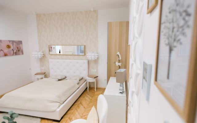 Dfive Apartments - Bathory