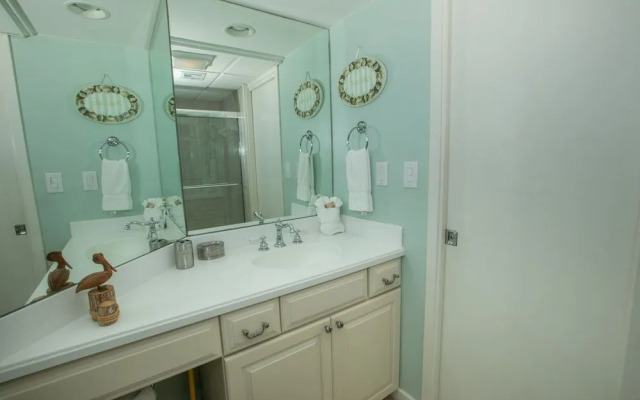 East Pass Towers 305 2 Bedroom Condo by RedAwning