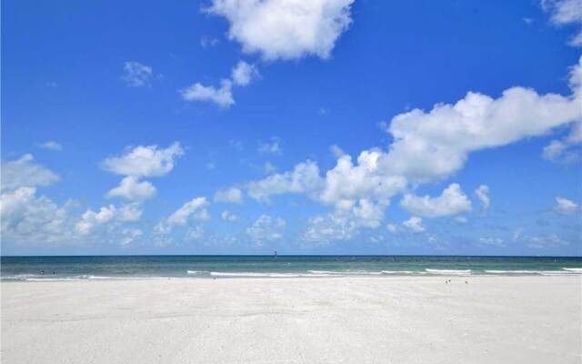 Sea Rocket 26 - Studio Condo